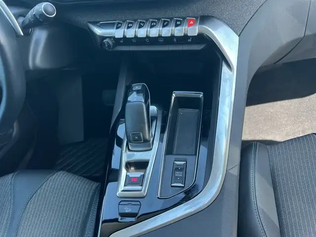 Peugeot 3008 view 11