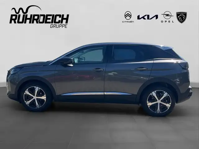 Peugeot 3008 view 2