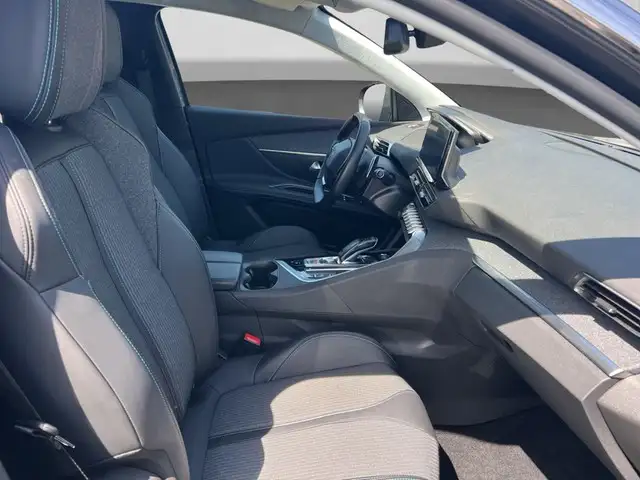 Peugeot 3008 view 9