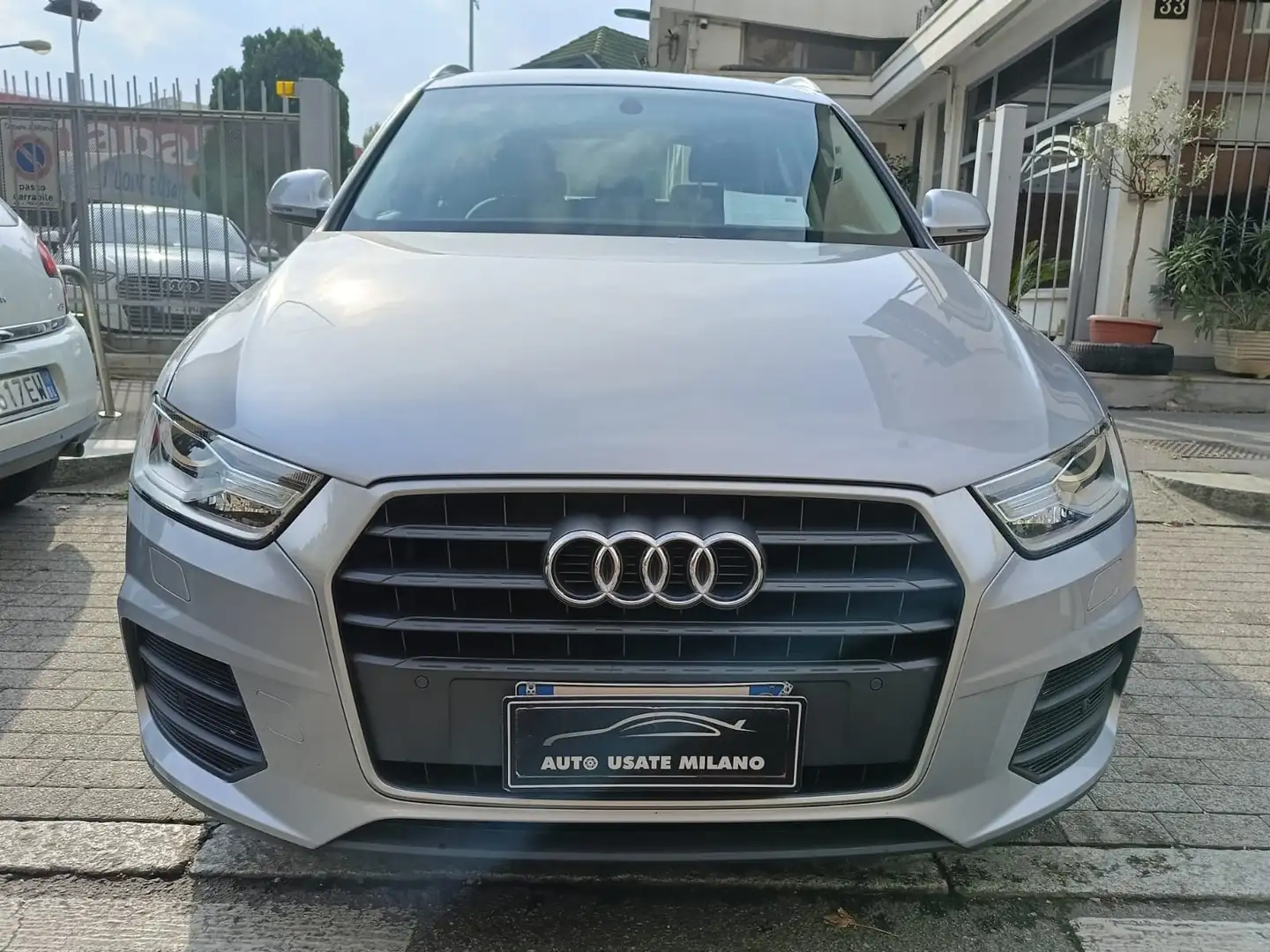 Audi Q3 1.4 tfsi Business 125cv MANUALE-FARI FULL LED Grigio - 2