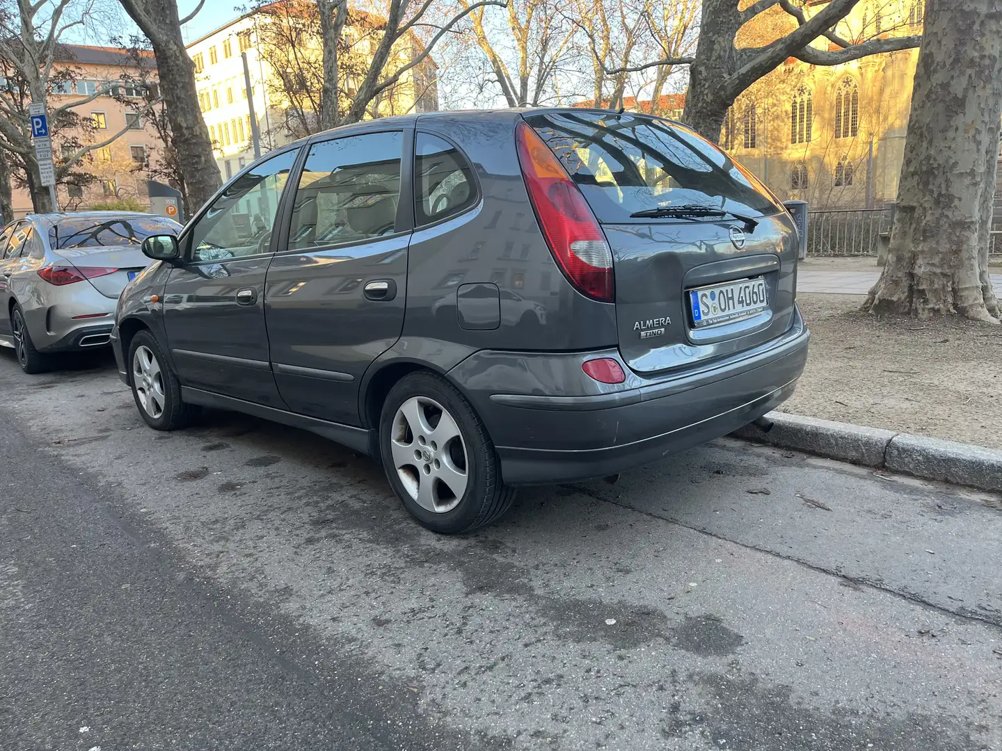 Nissan Almera Tino dCi acenta - 2