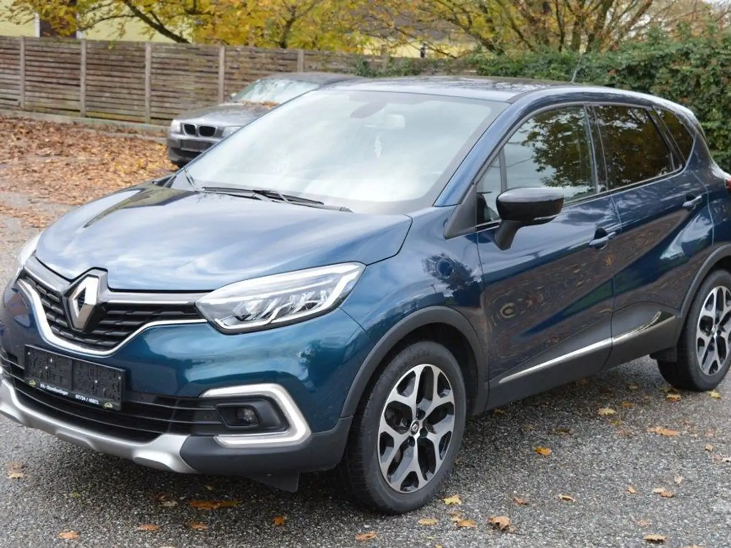 Renault Captur Captur dCi 90 Bose LED AHK Kamera SHZ Navi 8 Fach Blau - 1