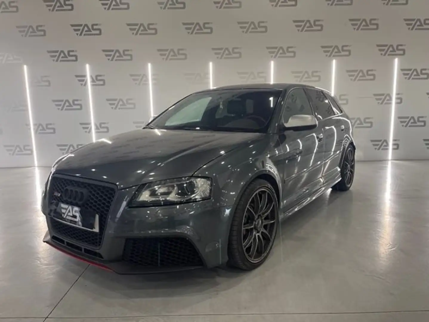 Audi RS3 Sportback 2.5 TFSI quattro S-Tronic Grau - 1