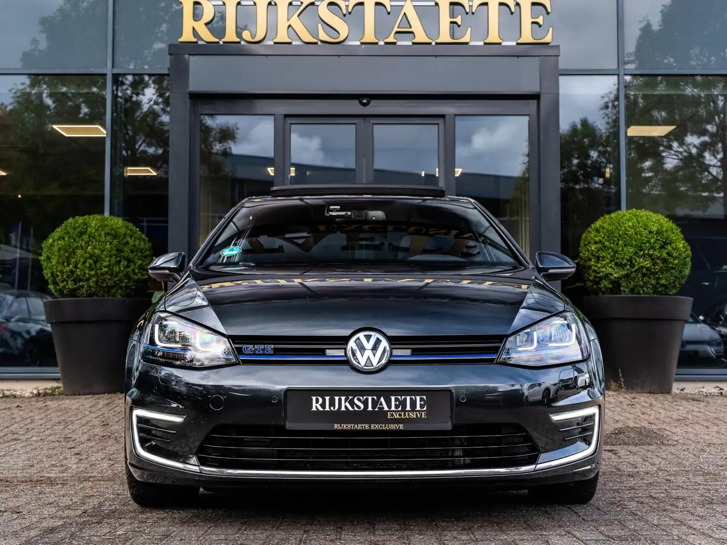 Volkswagen Golf GTE 1.4 TSI GTE|PANO|CAMERA|TREKHAAK|CARPLAY Grau - 2