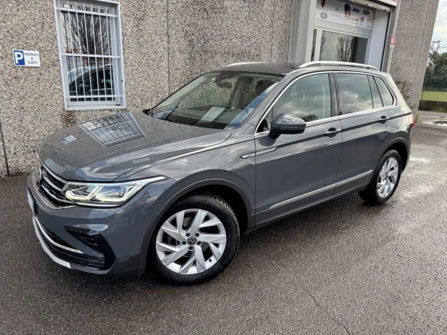 Volkswagen Tiguan 1.5 TSI 150 CV DSG ACT Elegance"IQ-LED"RADAR"FULL" Grigio - 1