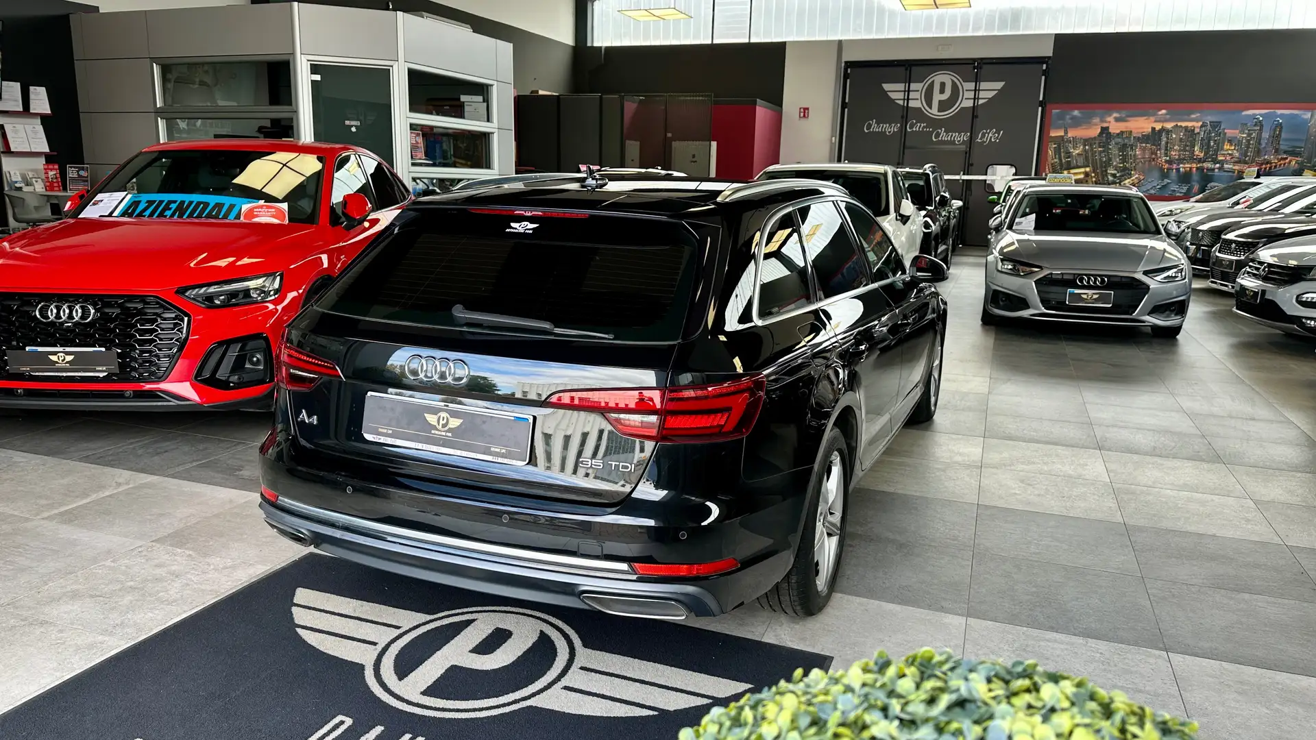 Audi A4 Avant 35 2.0 TDi 150CV S-Tronic Business Sport Nero - 2