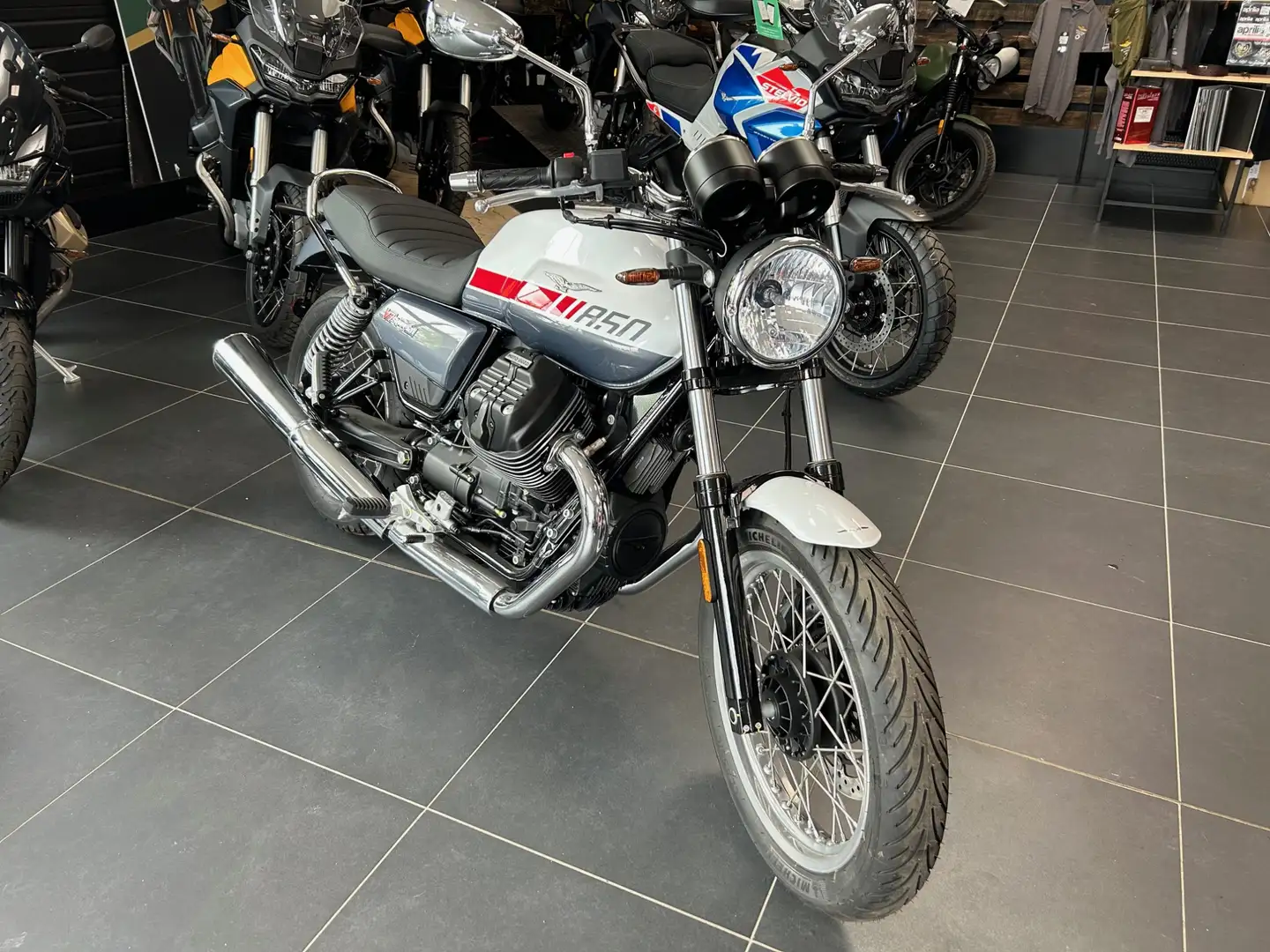 Moto Guzzi V 7 Alb - 2