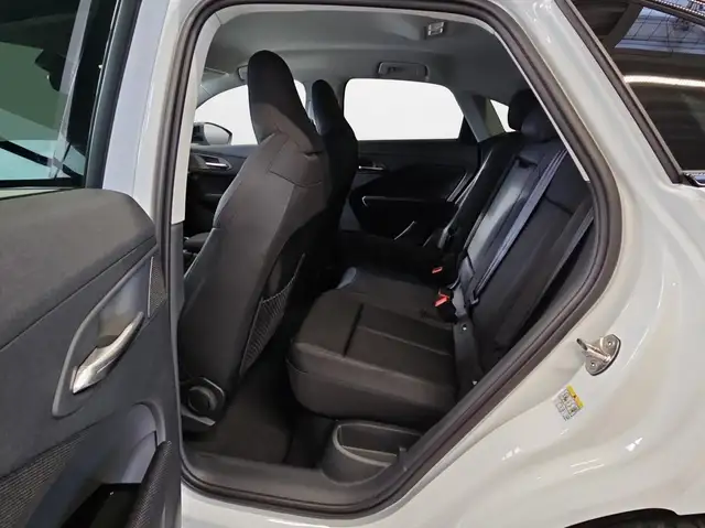 Audi Q3 view 10