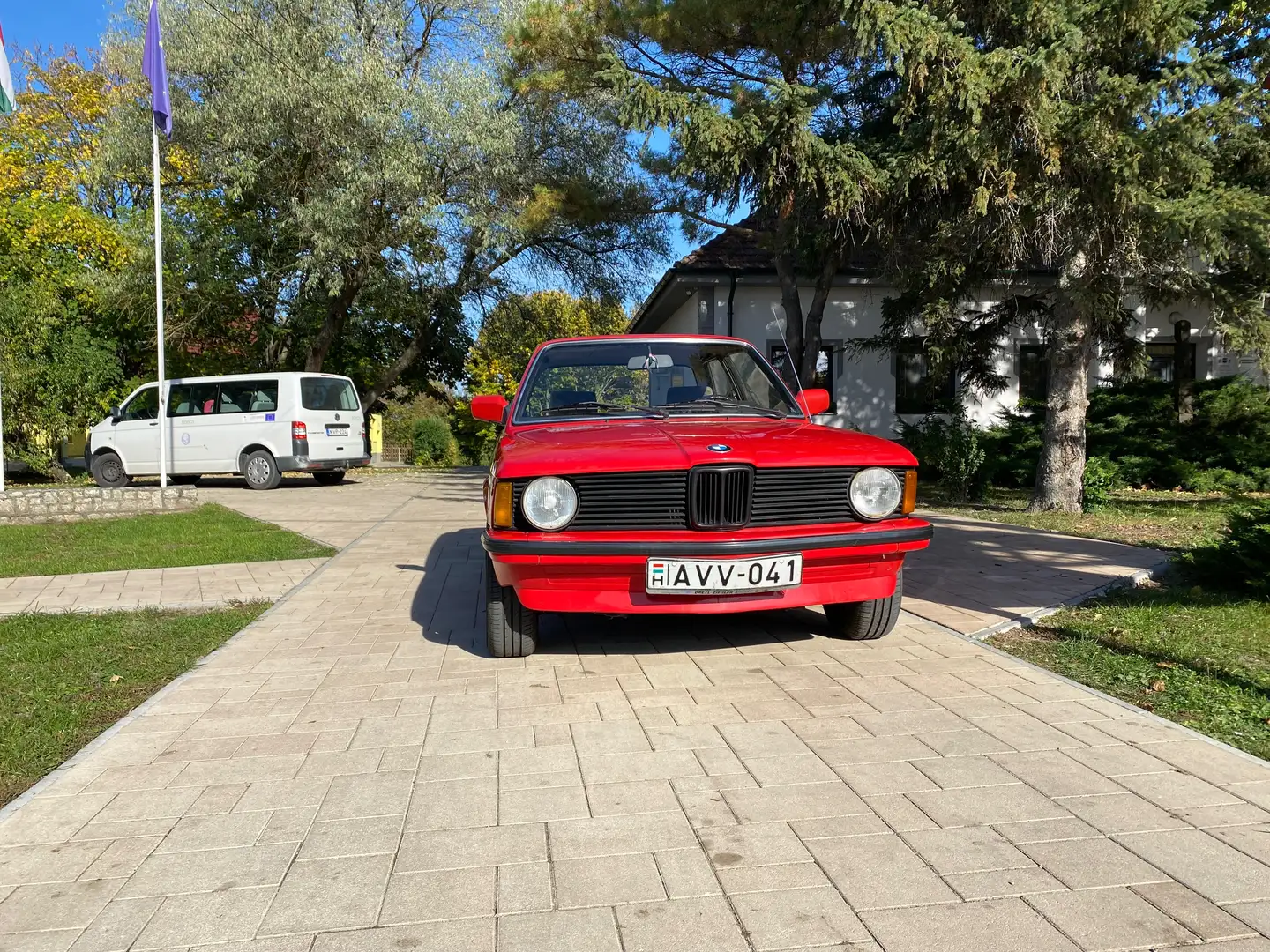 BMW 316 316 (E21) Червоний - 1
