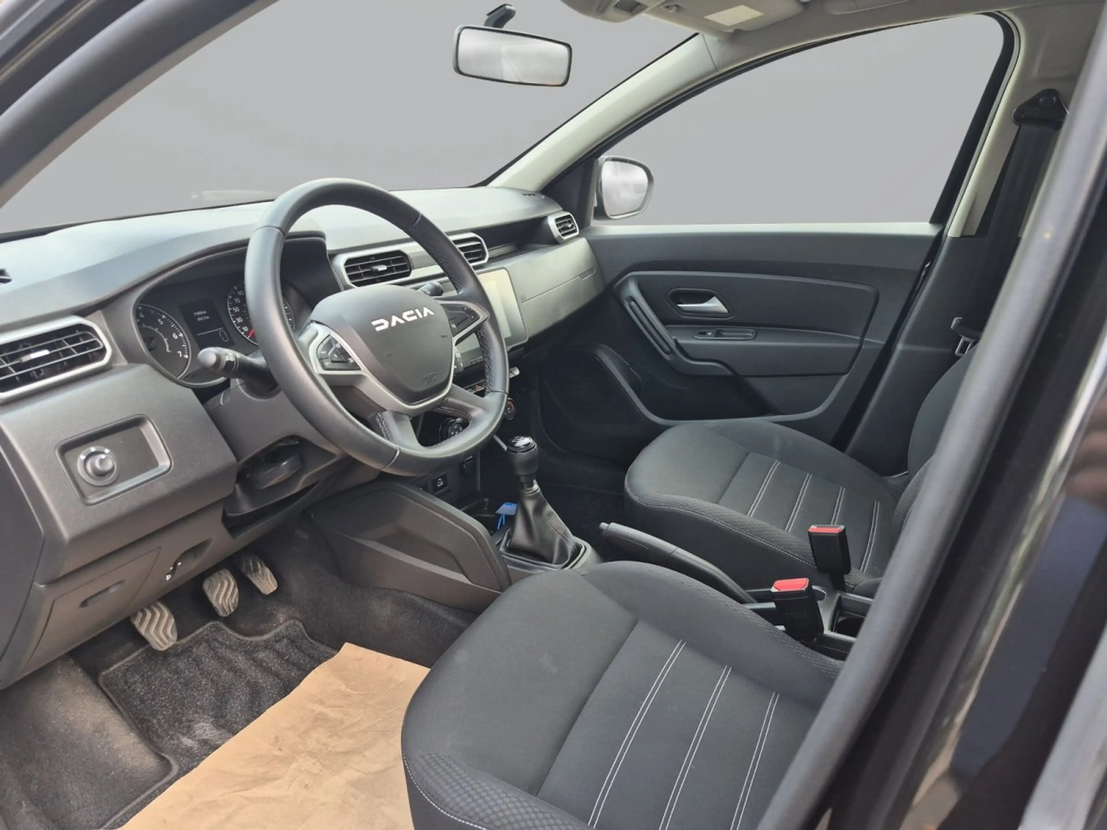 Dacia Duster TCe 130  Expression, WKR/Navi/Kamera — photo 14