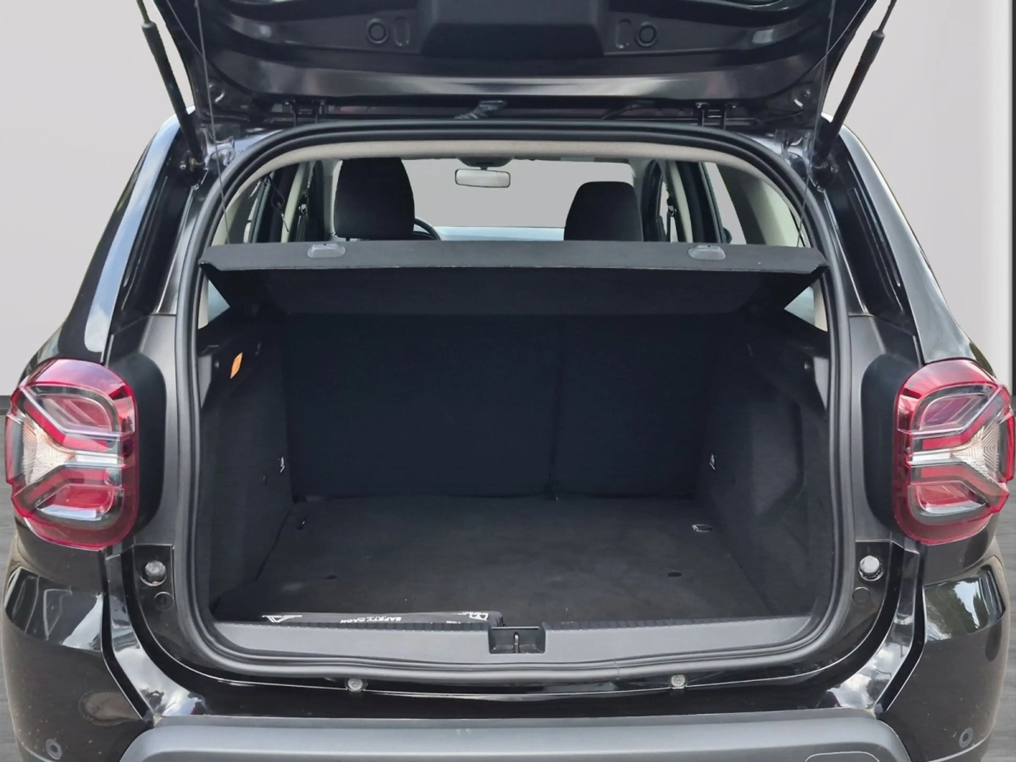 Dacia Duster TCe 130  Expression, WKR/Navi/Kamera — photo 7