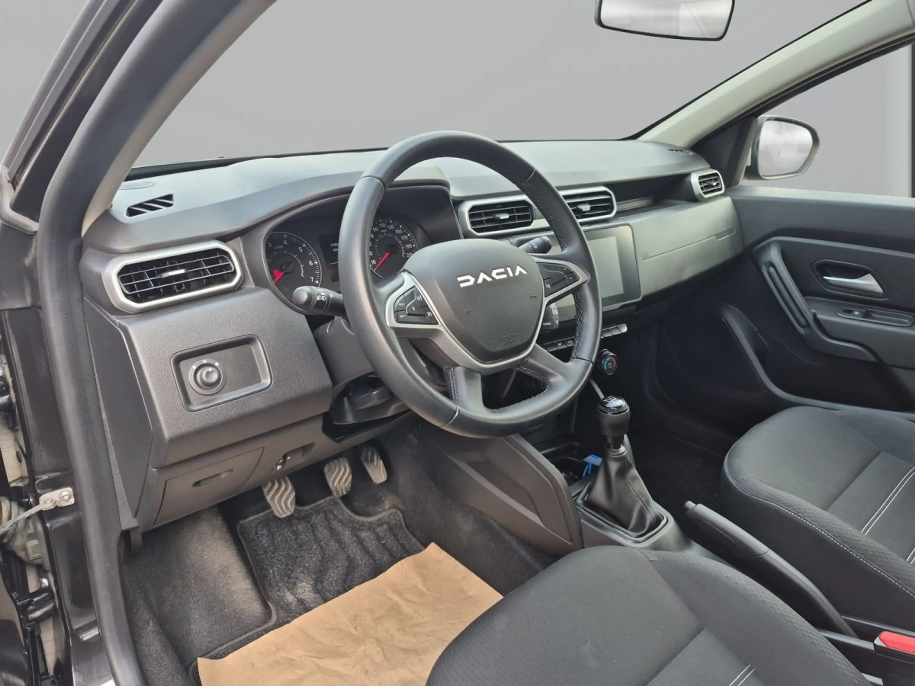 Dacia Duster TCe 130  Expression, WKR/Navi/Kamera — photo 15