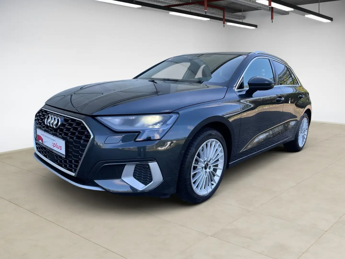 Audi A3 Sportback 35 TFSI advanced KLIMA LED Grijs - 2