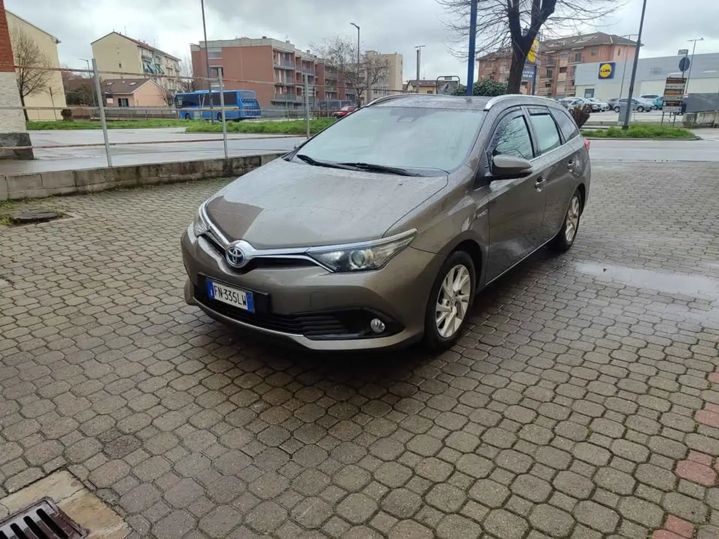 Toyota Auris Auris II 2015 Touring Sports 1.8h Active cvt my17 - 2