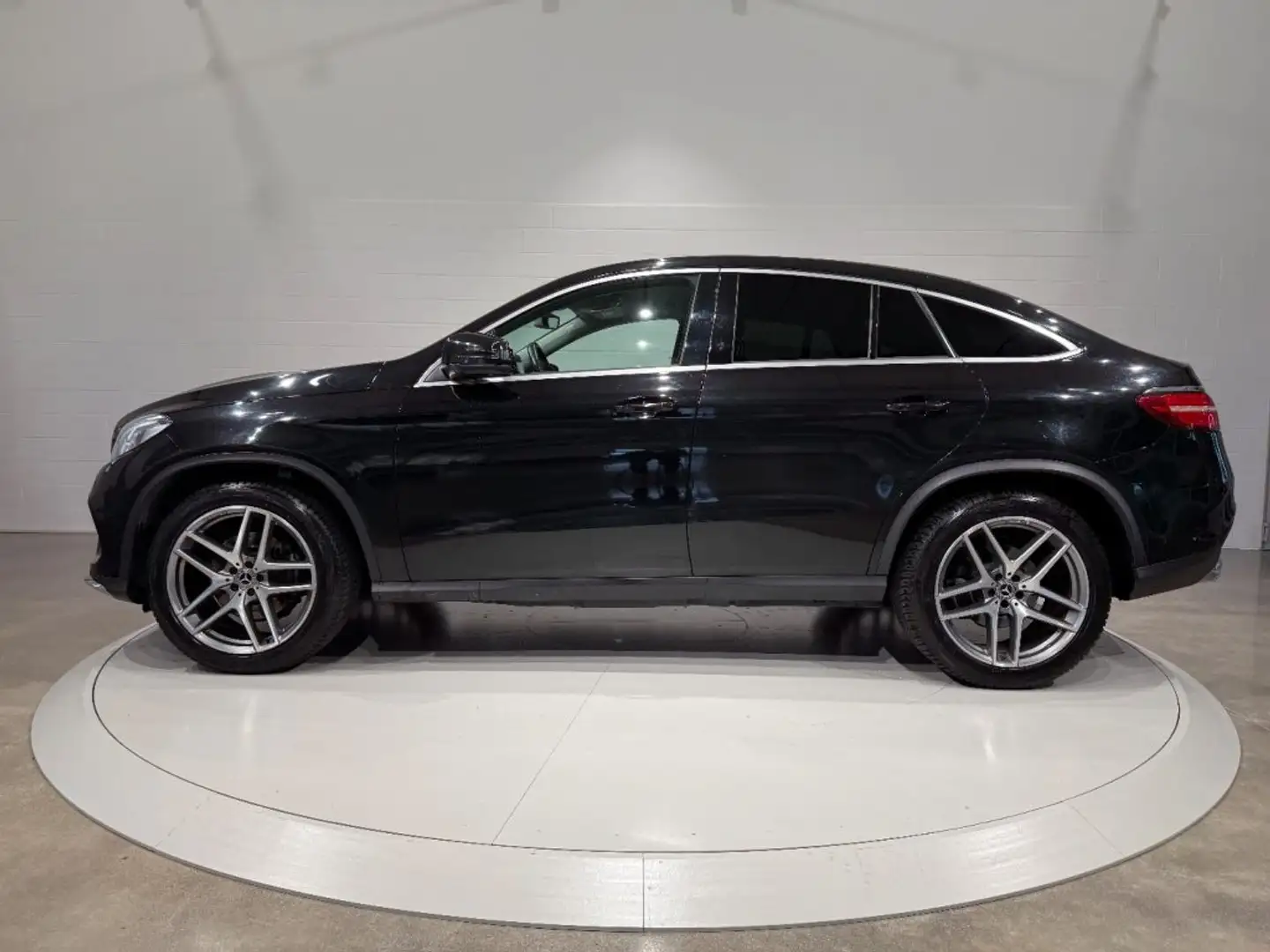 Mercedes-Benz GLE 350 d 4Matic Coupé AMG Premium Zwart - 2