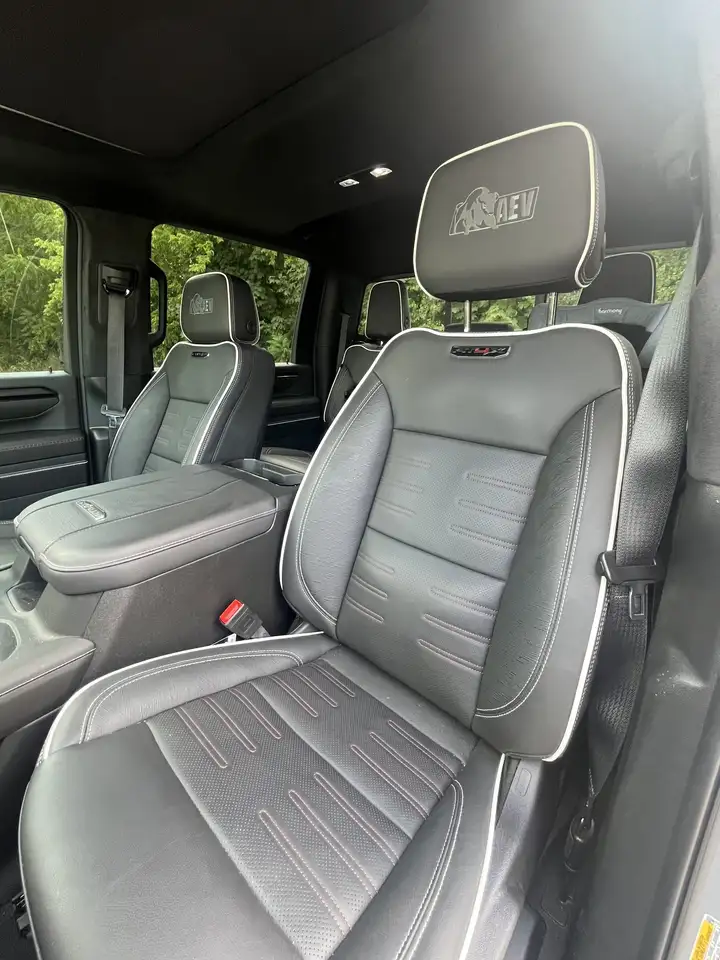 GMC Sierra 2500HD снимка GMC Sierra 2500HD