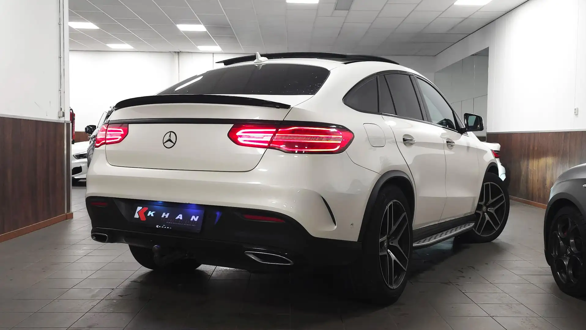 Mercedes-Benz GLE 350 Coupé d 4MATIC AMG Sport Edition Trekhaak|Pano|Mas Wit - 2