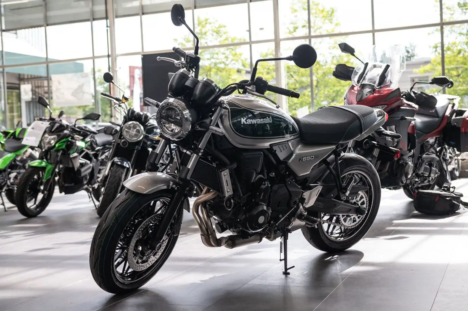 Kawasaki Z 650 RS mit 4 JAHREN WERKSGARANTIE Ezüst - 2