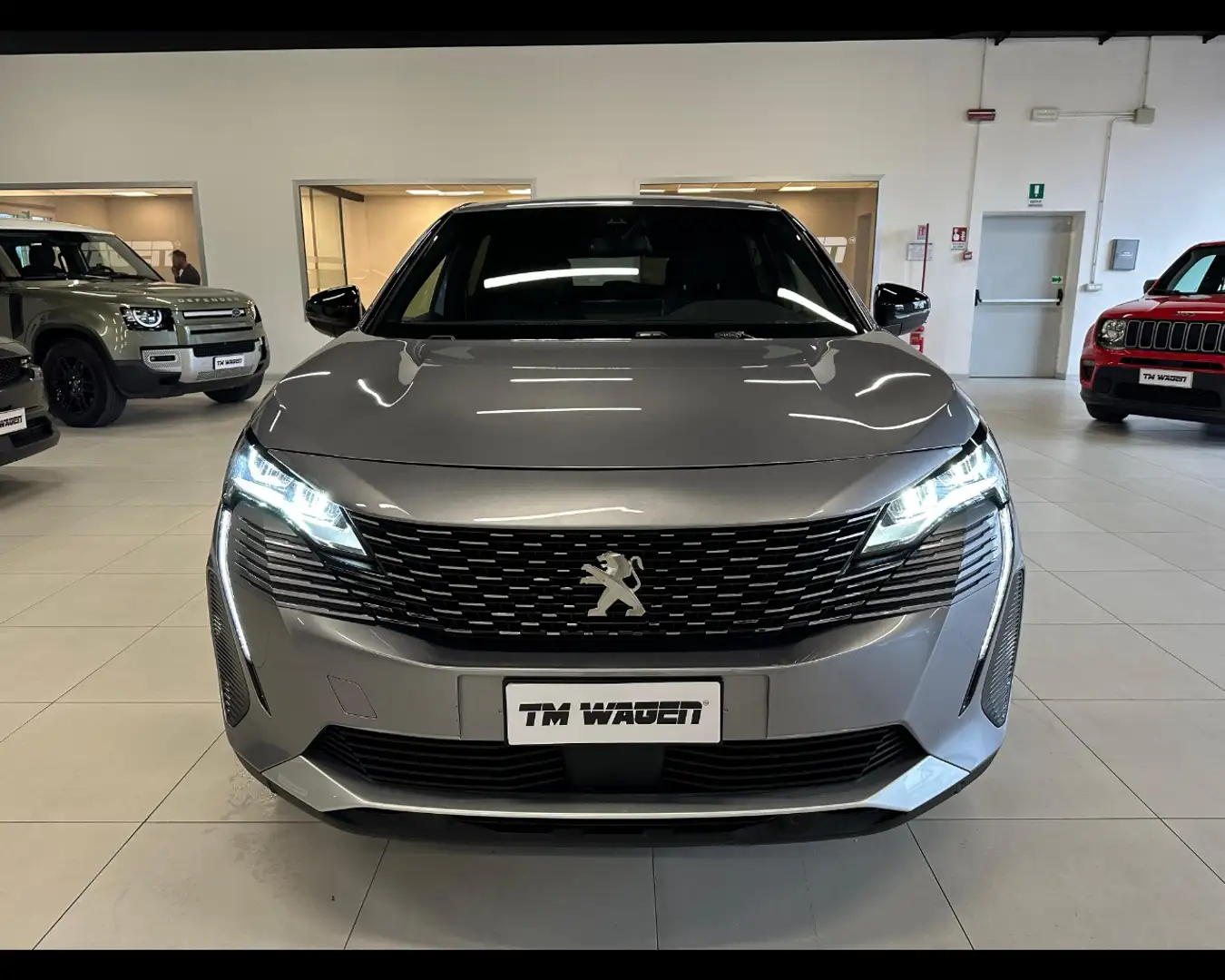 Peugeot 3008 Hybrid4 300 e-EAT8 Allure Pack Grijs - 2