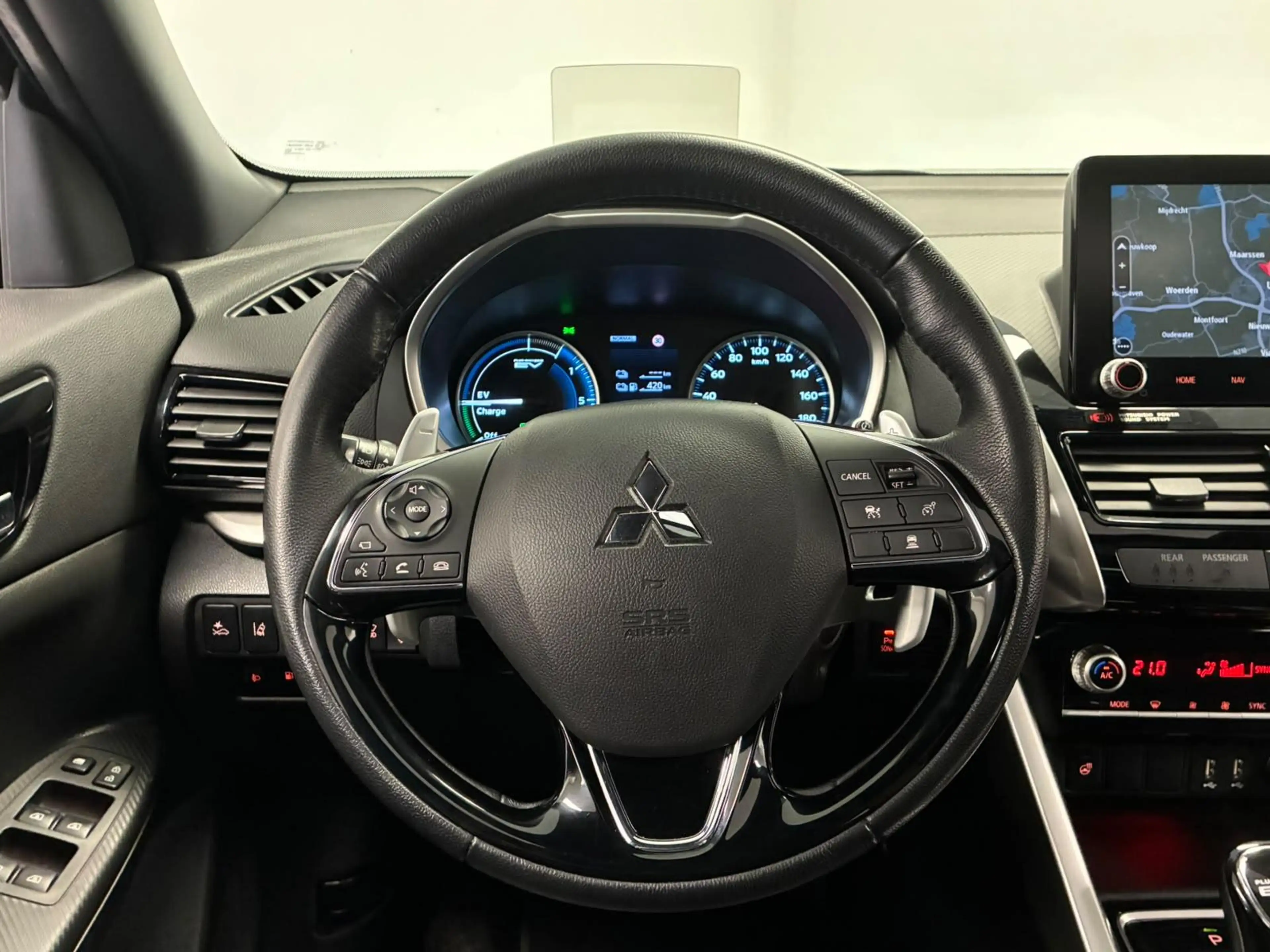 Mitsubishi Eclipse Cross 2.4 PHEV Instyle | Panoramadak | Leder | 360º Came — photo 24