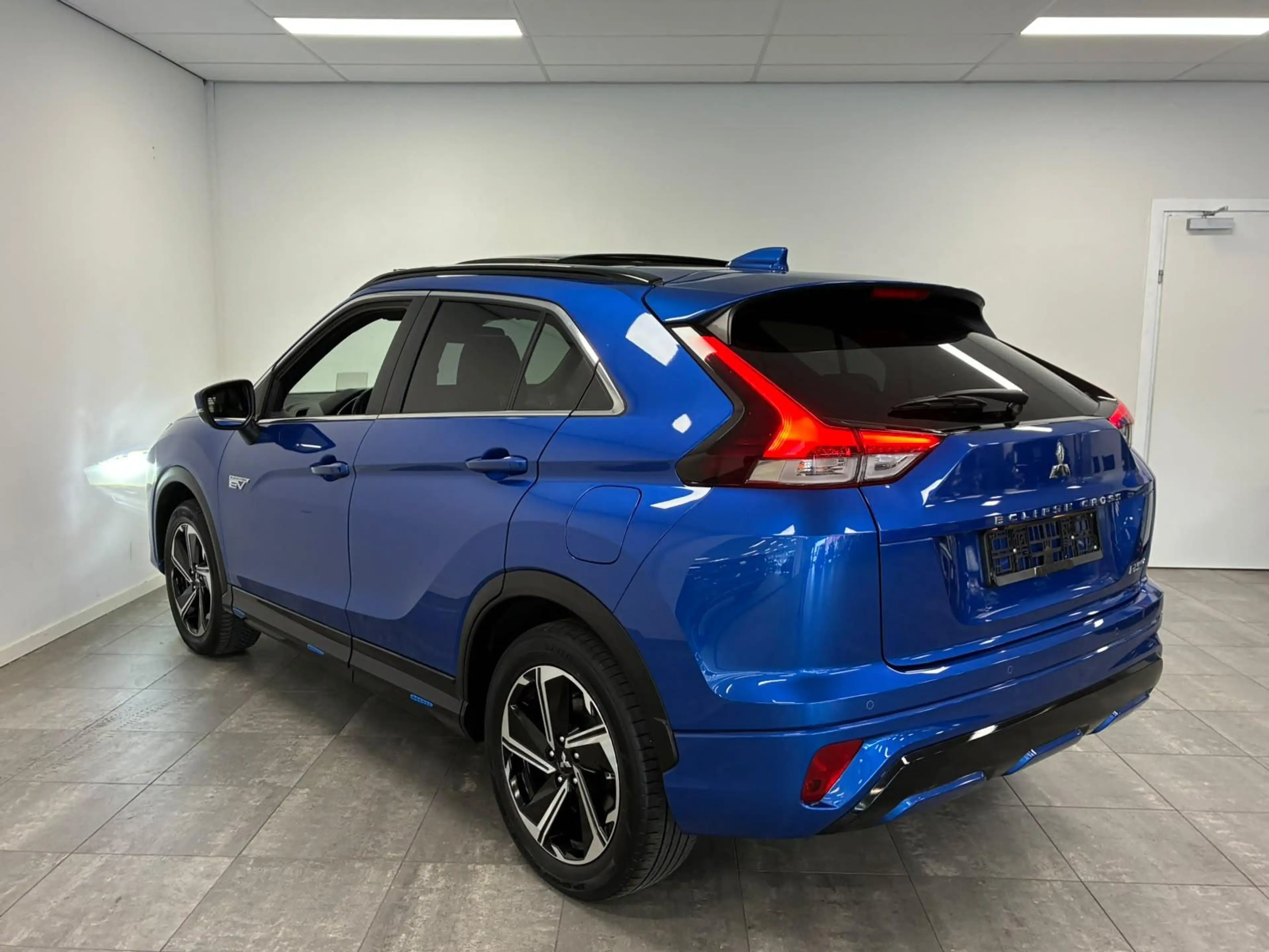 Mitsubishi Eclipse Cross 2.4 PHEV Instyle | Panoramadak | Leder | 360º Came — photo 6