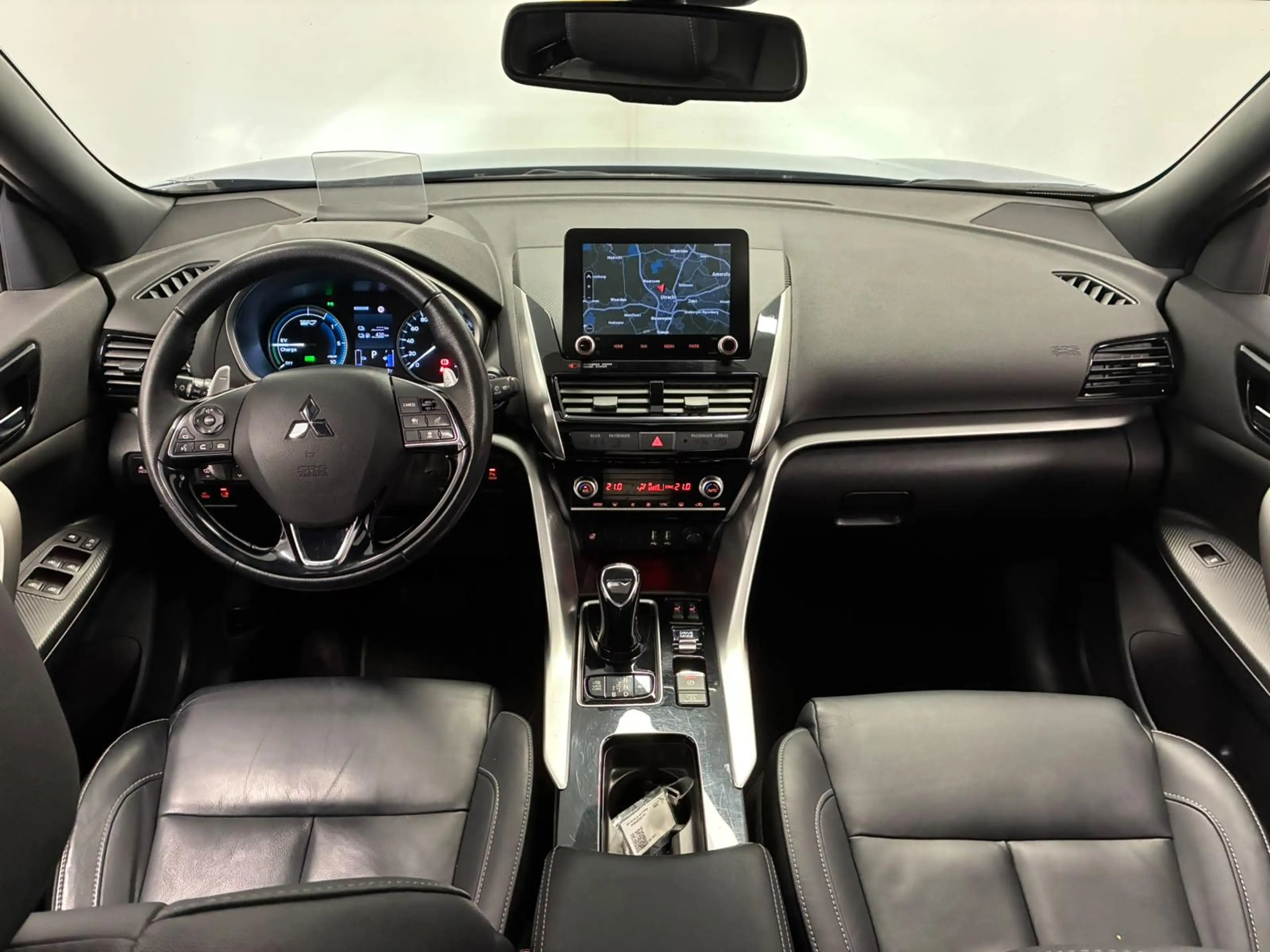 Mitsubishi Eclipse Cross 2.4 PHEV Instyle | Panoramadak | Leder | 360º Came — photo 3