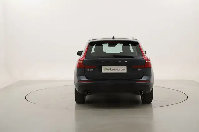Volvo XC60 view 4