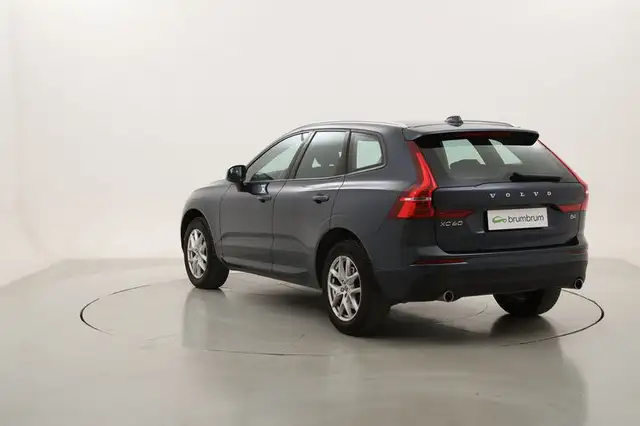 Volvo XC60 view 3
