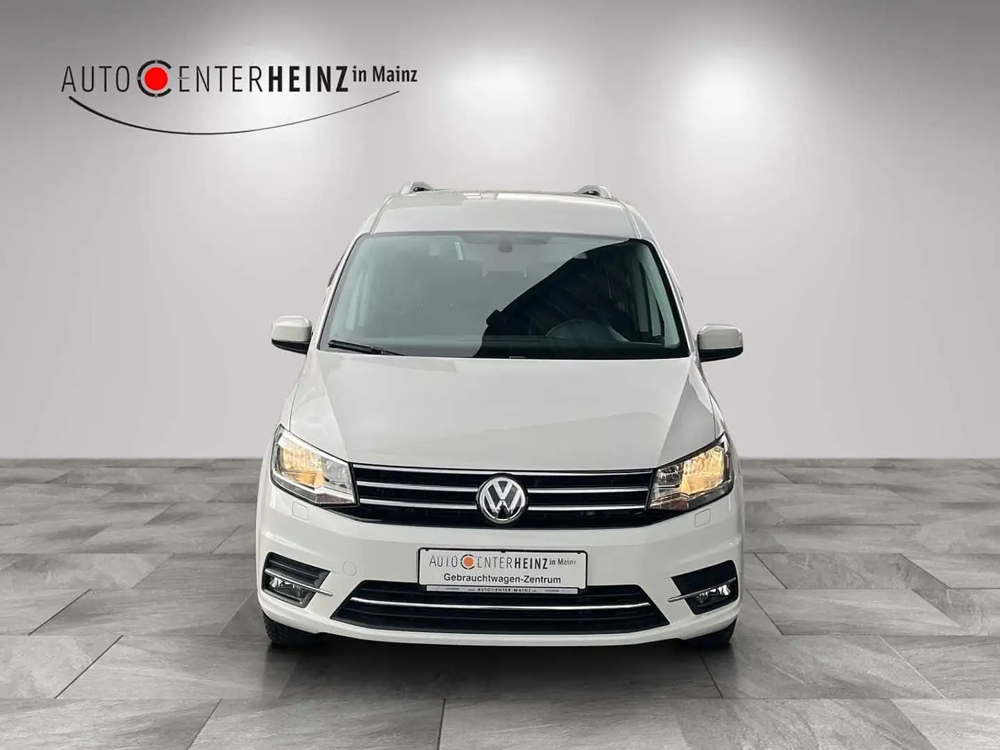 Volkswagen Caddy Maxi Highline BMT Белый - 2