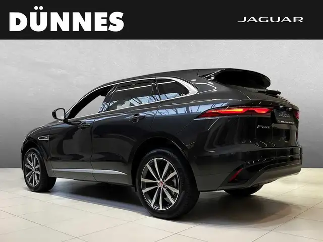 Jaguar F-Pace view 6