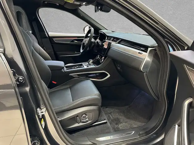 Jaguar F-Pace view 3