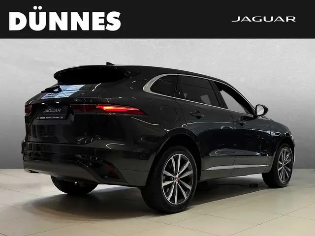 Jaguar F-Pace view 2