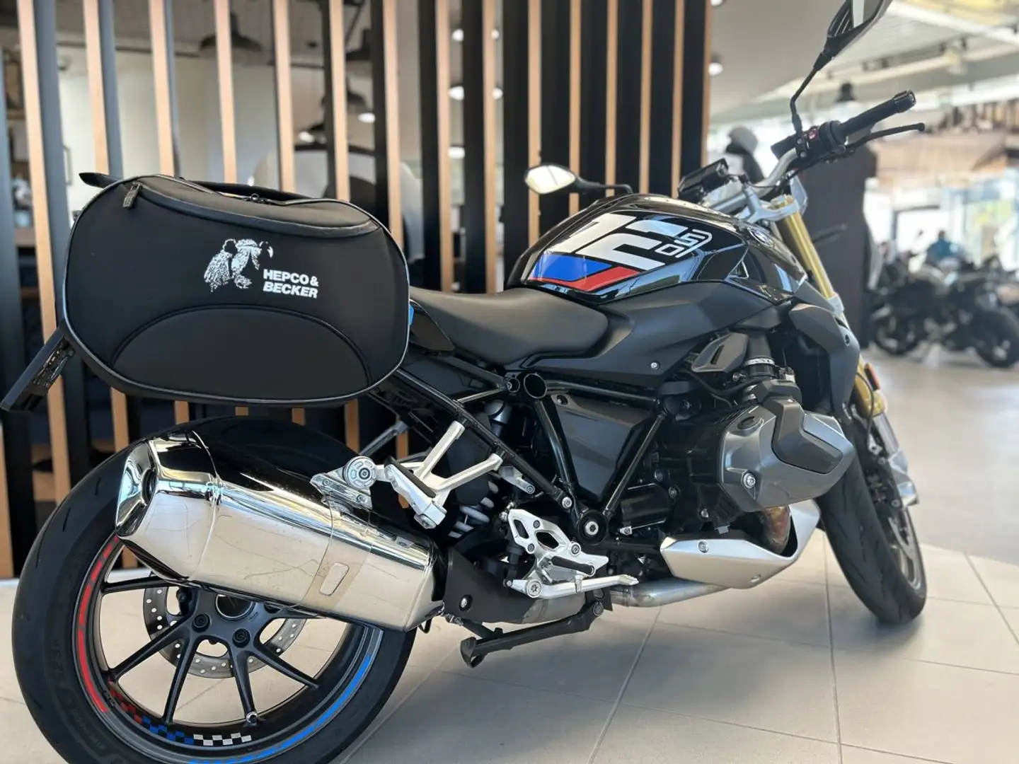 BMW R 1250 R R 1250 Schwarz - 2