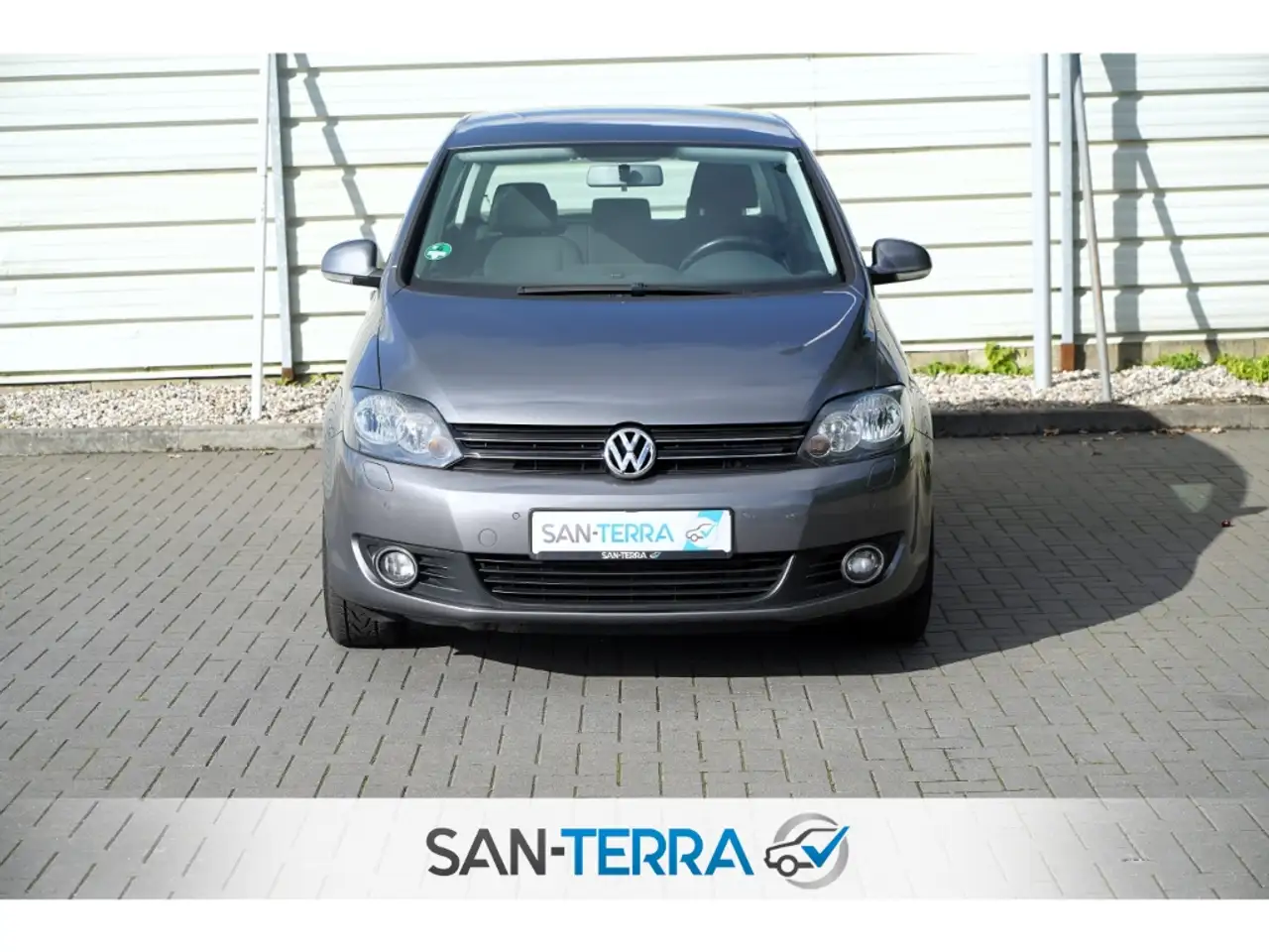 2010 Volkswagen Golf Plus VI COMFORTLINE PDC*KLIMAAUT*SHZ*MULTI-LENKRAD*SERV, photograph 3