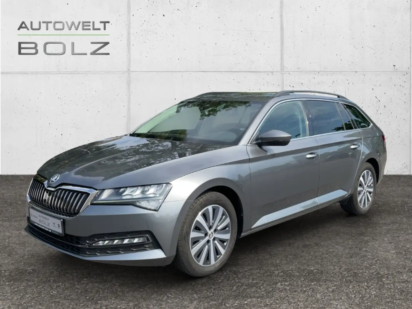 Skoda Superb Combi 2.0 TDI Ambition Navi DigiCock LED ACC El. H Grijs - 1