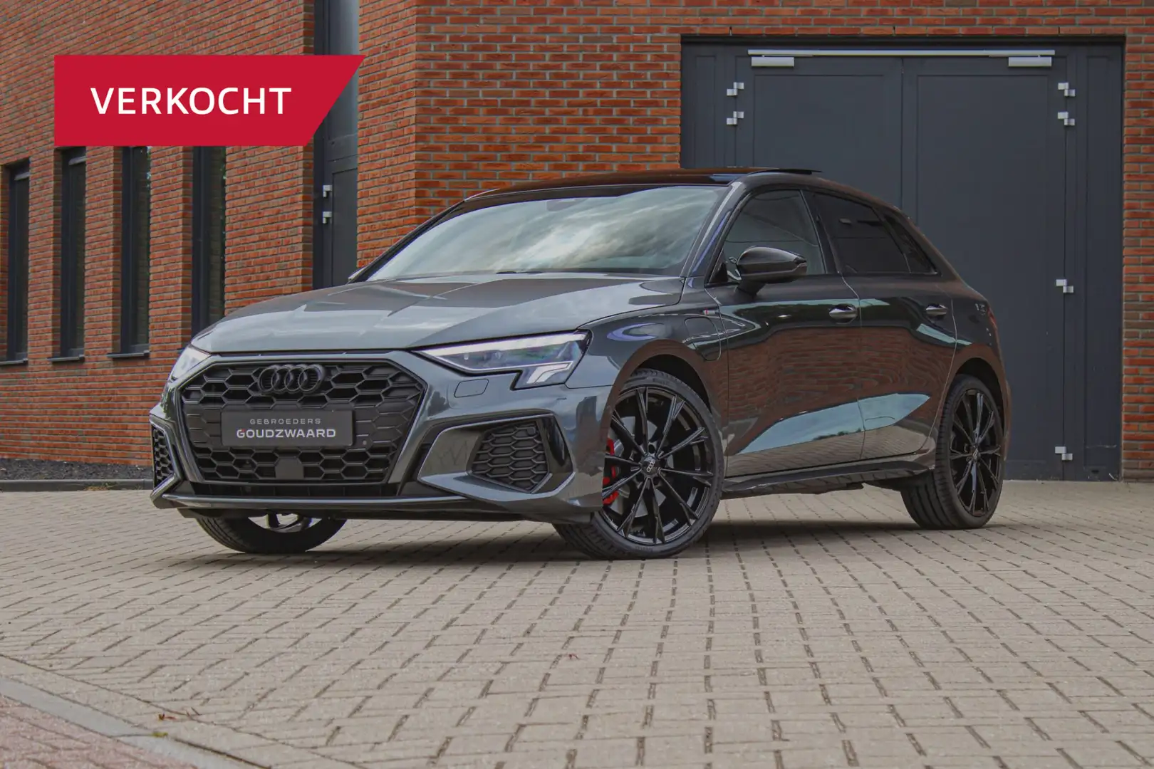 Audi A3 Sportback 45 TFSI e S edition Competition | Pano | Gris - 1