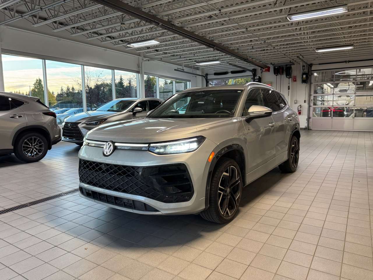 2026 Volkswagen Tiguan HIGHLINE TURBO RLINE 4MOTION - PANORAMIC SUNROOF - HARMAN KARDON - 360 CAMERA / 4MOTION - TOIT PANORAMIQUE - HARMAN KARDO
