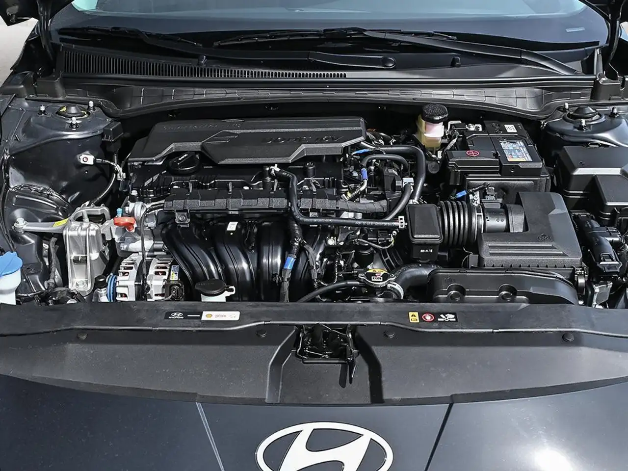 Hyundai ELANTRA photo Hyundai ELANTRA