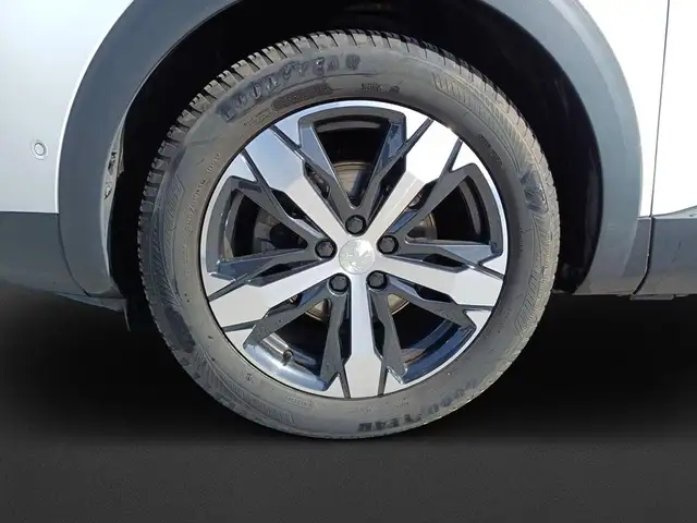 Peugeot 5008 view 8