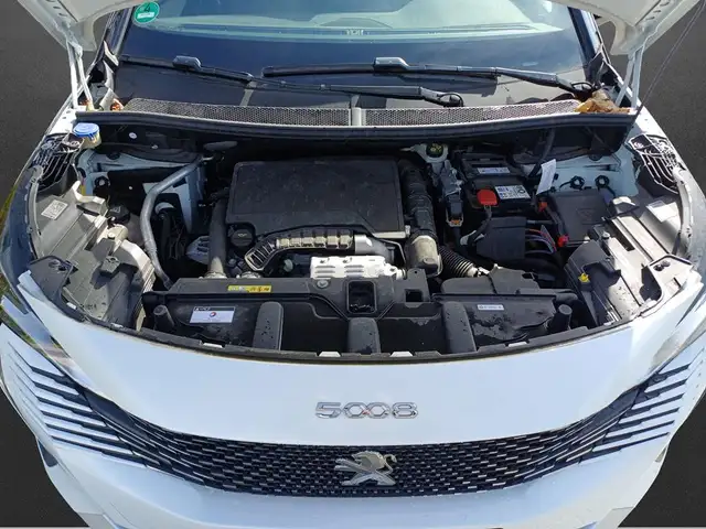 Peugeot 5008 view 5