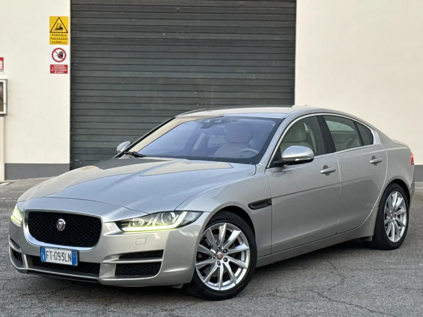 Jaguar XE 2.0d i4 Landmark Edition awd 180cv auto my19 - 1