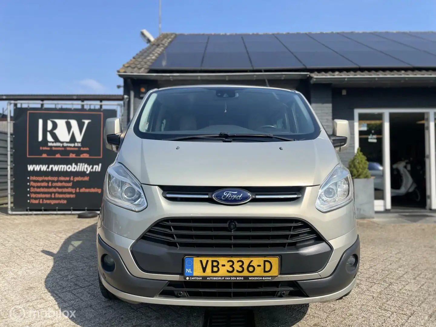 Ford Transit Custom 330 2.2 TDCI L2H1 Ambiente DC - 2