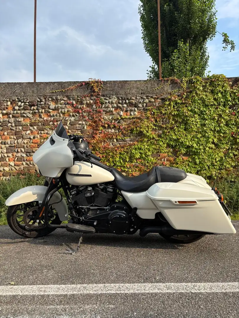 Harley-Davidson Street Glide Blanc - 1