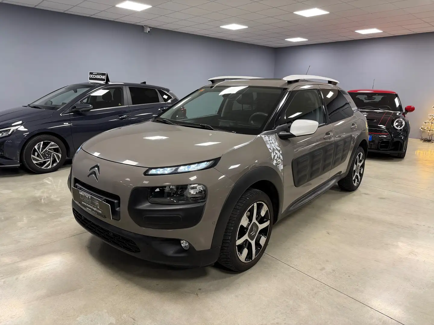 Citroen C4 C4 Cactus 2014 Cactus 1.6 bluehdi Rip Curl 100cv Grey - 1