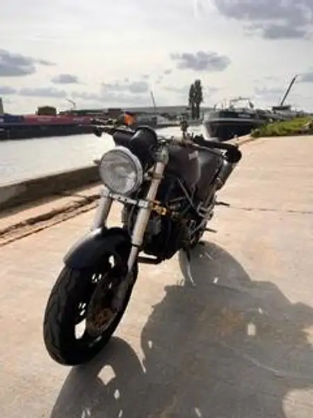Ducati Monster 937 - foto 2