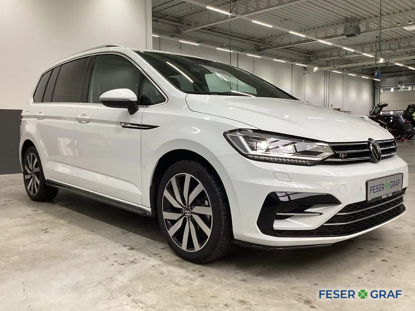Volkswagen Touran Highline R-Line 1,5TSI 110kW DSG Weiß - 2