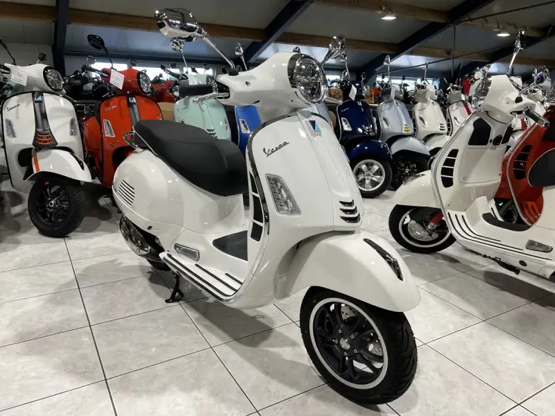 Vespa GTS Super 310 - foto 6