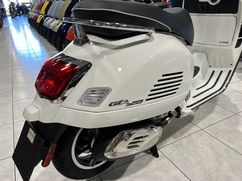 Vespa GTS Super 310 - foto 3