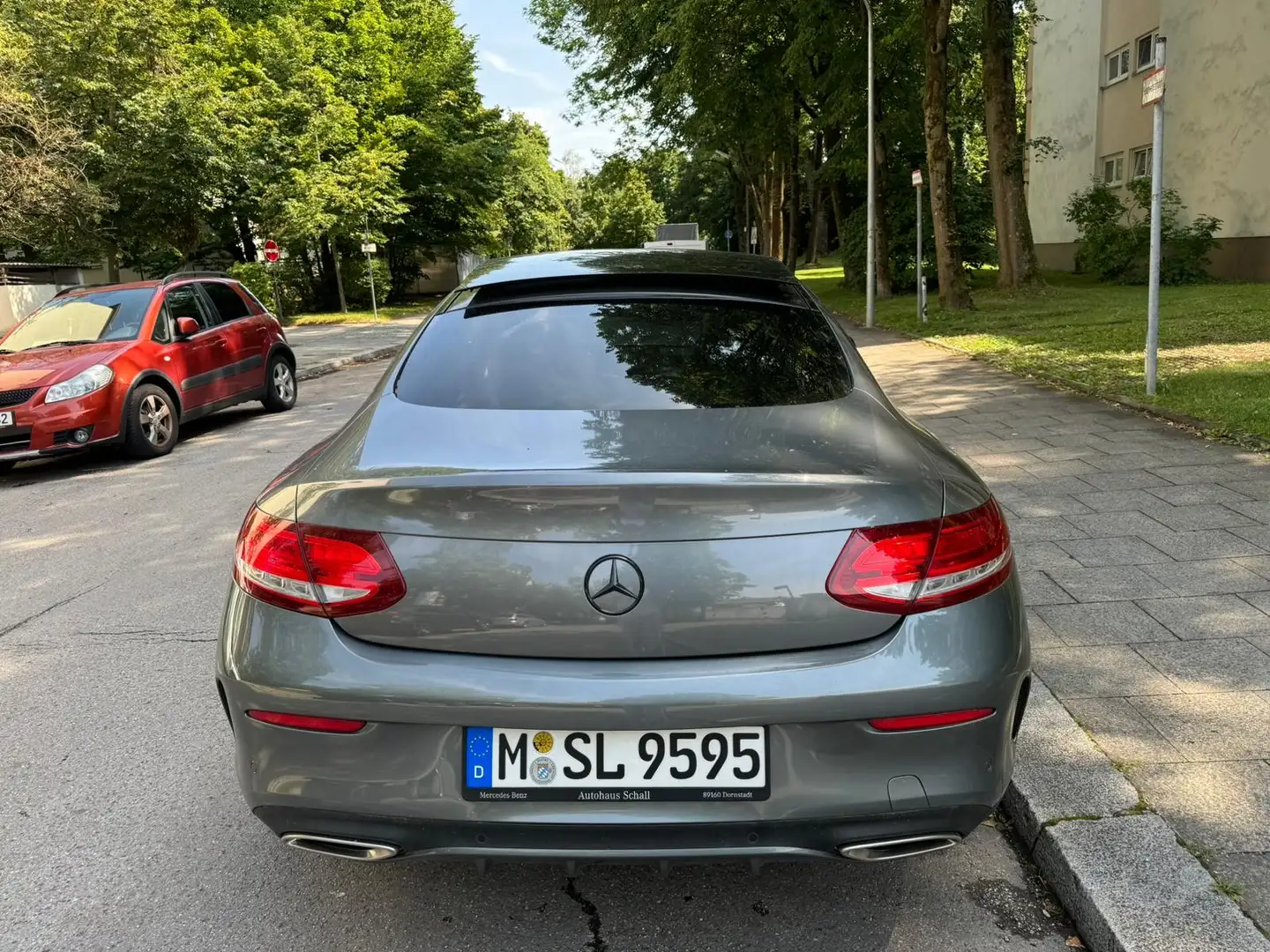 Mercedes-Benz C 180 Coupe 7G-TRONIC AMG Line Grau - 2