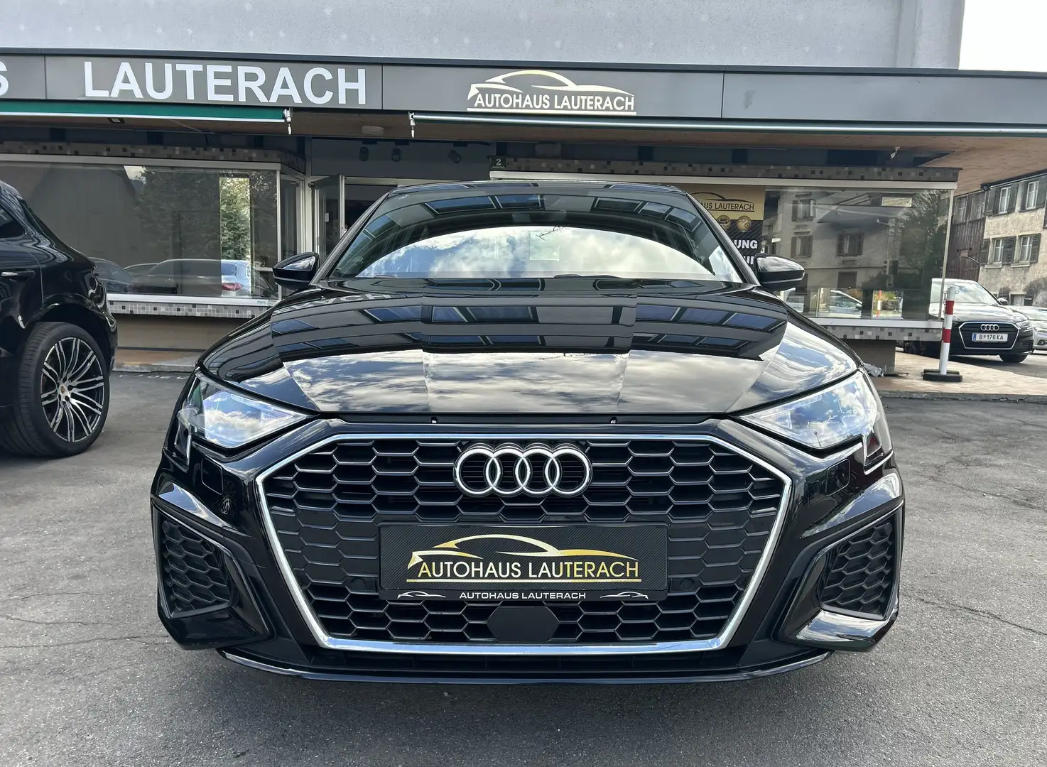 Audi A3 30 TDI Limousine *S-LINE *SHZ *APP *NAVI *1.HAND Schwarz - 2